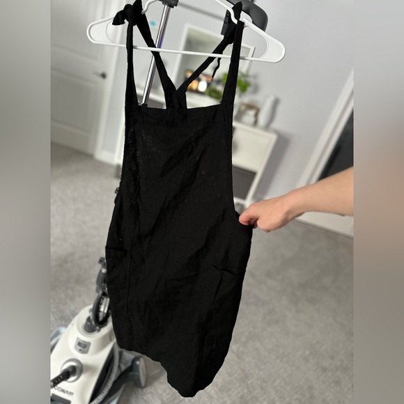 Tropik Pants - Chic Black Sleeveless Jumpsuit